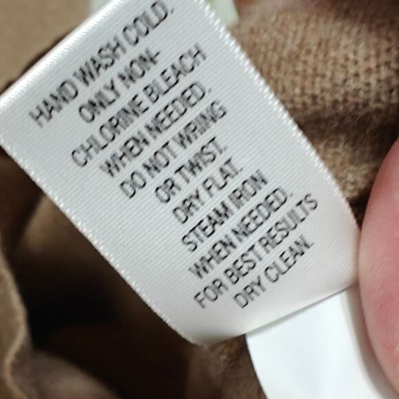 100% Cashmere Tan Caramel turtle neck sweater size L by Apt 9 - Picture 5 of 7